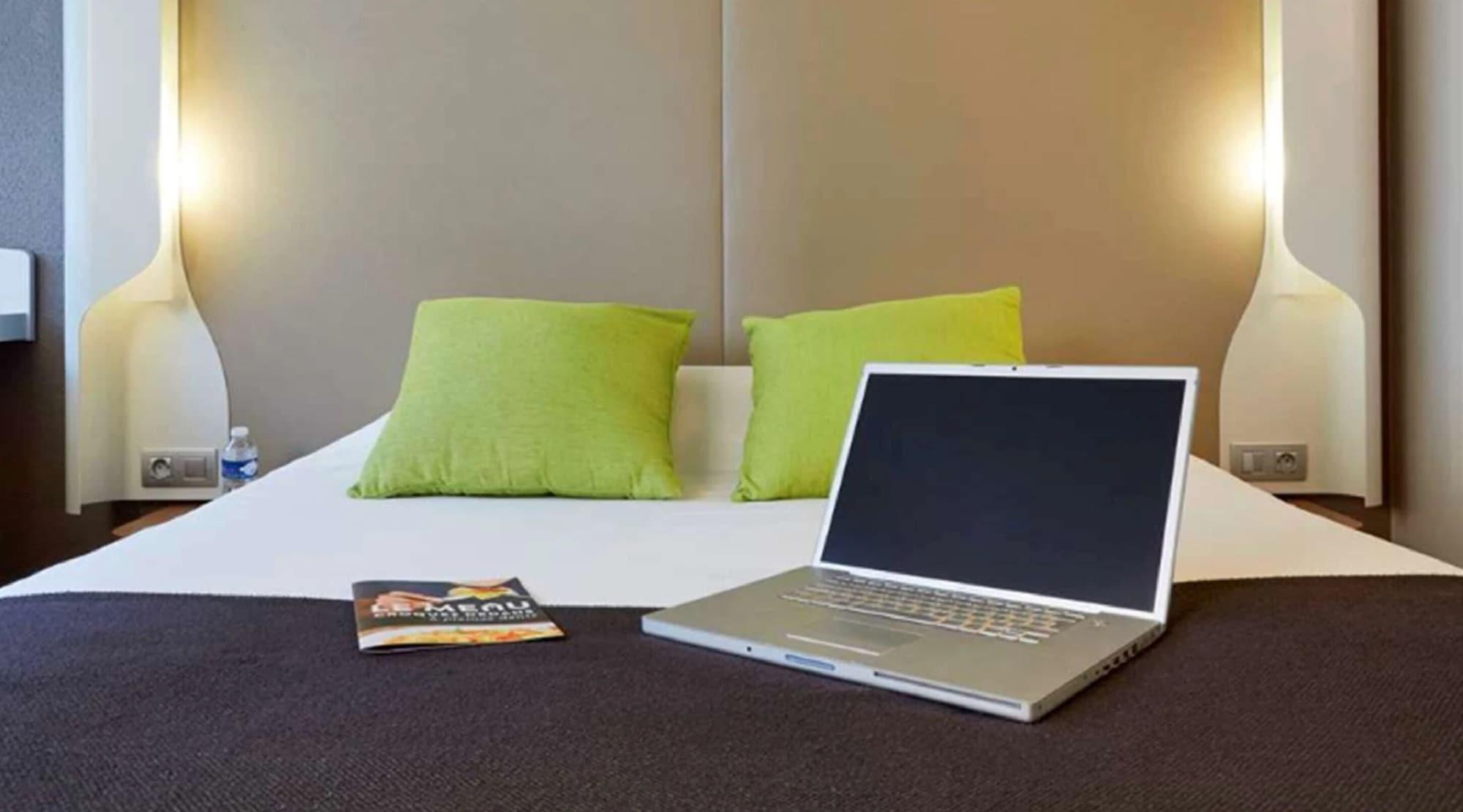 The Originals City Hotel La Verriere-Yvelines Екстер'єр фото