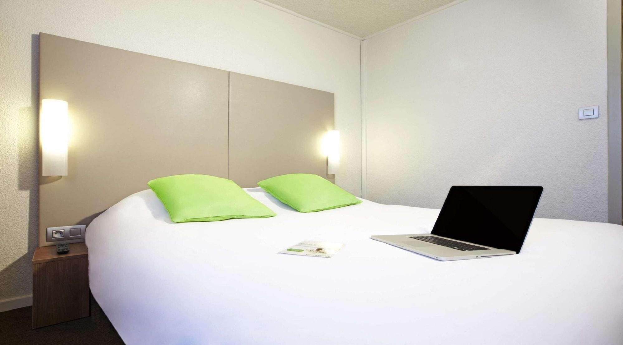 The Originals City Hotel La Verriere-Yvelines Екстер'єр фото