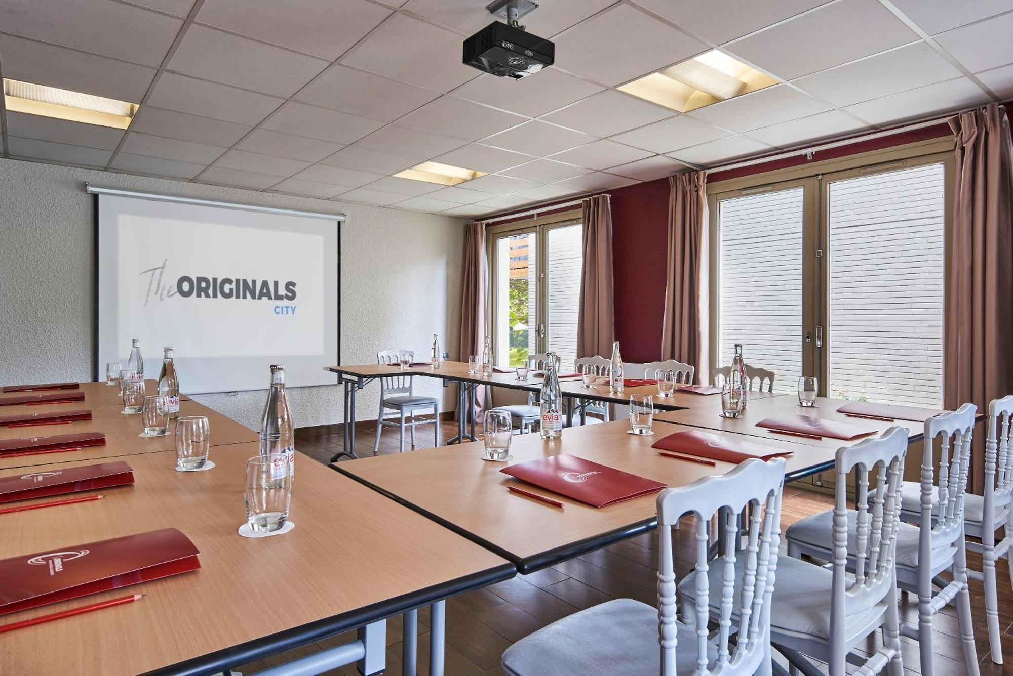 The Originals City Hotel La Verriere-Yvelines Екстер'єр фото