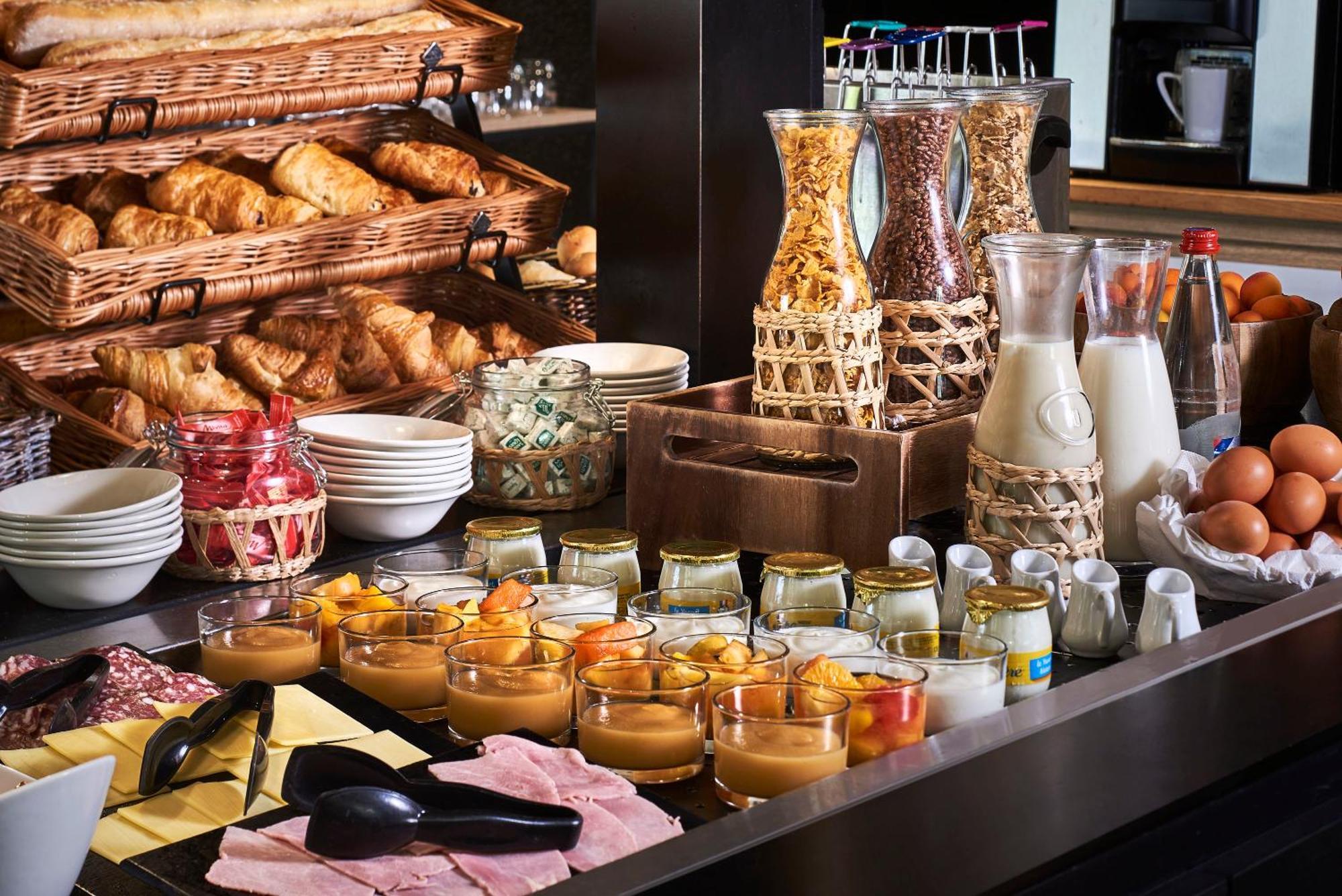 The Originals City Hotel La Verriere-Yvelines Екстер'єр фото